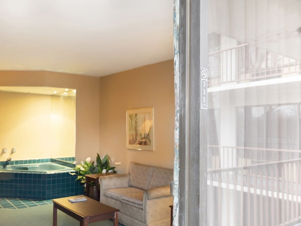 Americas Best Value Inn Springfield - Mansion View 11/47
