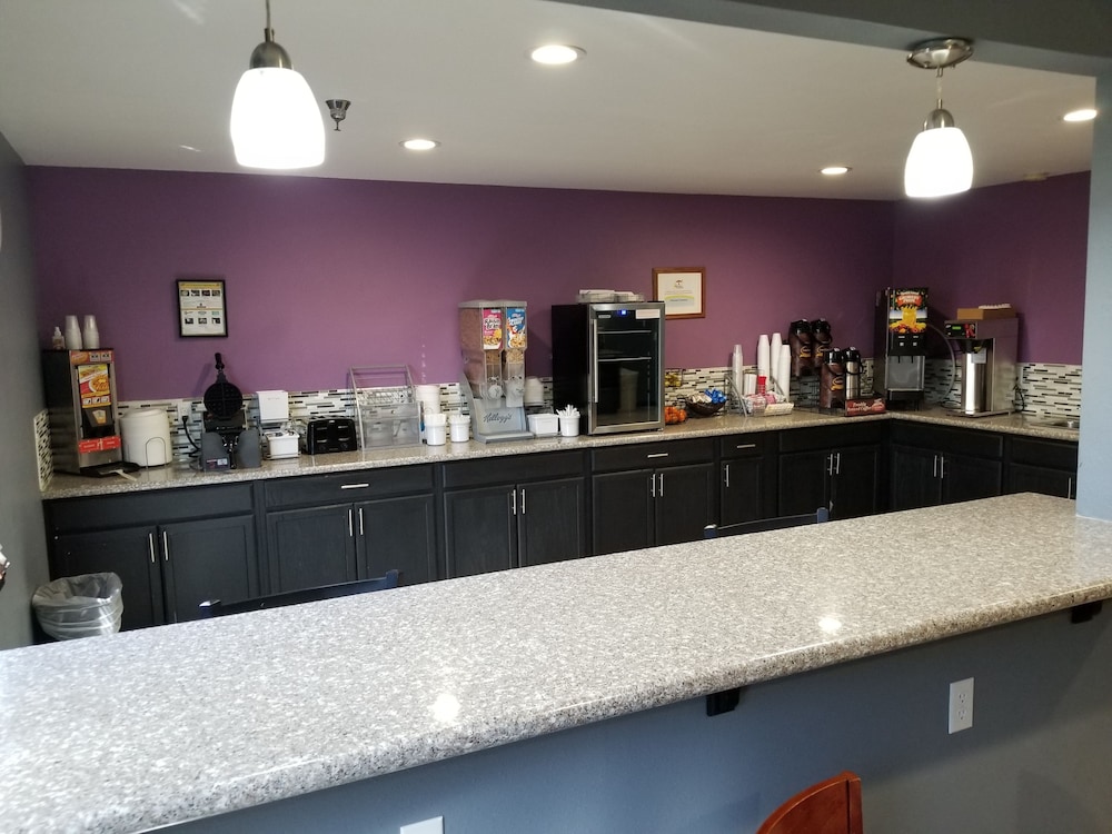 Super 8 by Wyndham Fort Collins 4/41