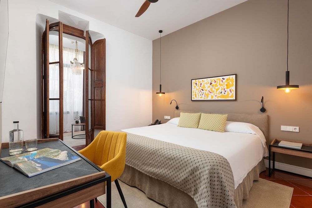 EXECUTIVE, SUITE, TERRACE
