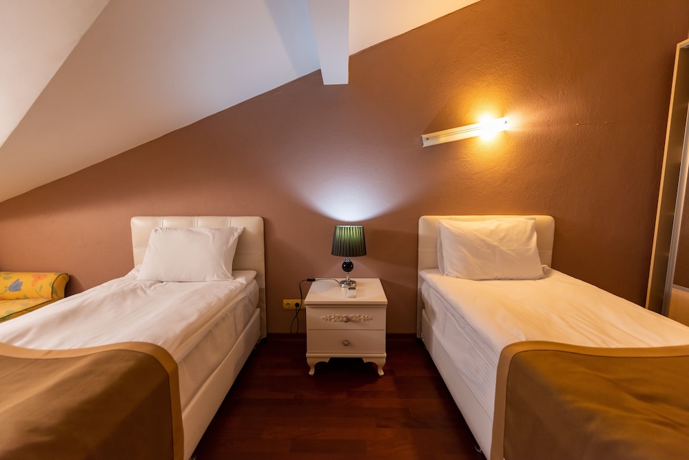 Vira Apart Hotel 17/50