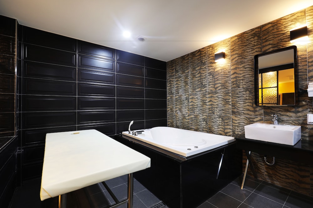 Sm Boutique Hotel 47/50