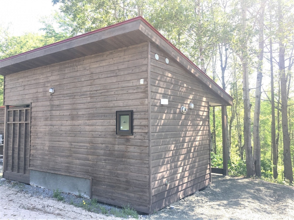 Ninguru Premium House 3/68