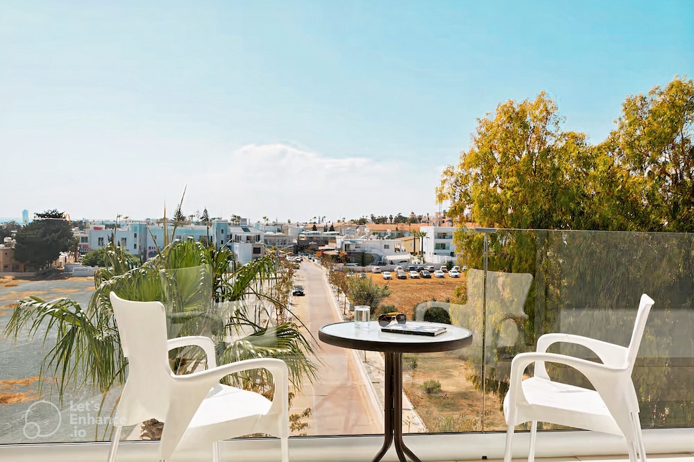 Anesis Hotel 41/44