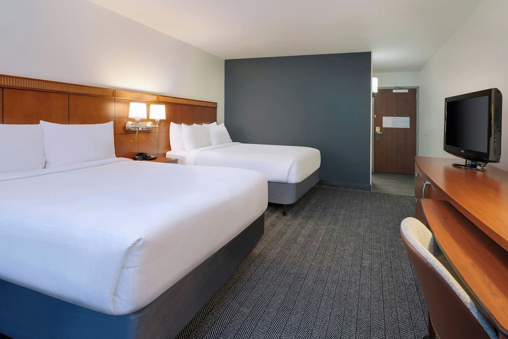 غرفة بسريرين كوين لذوي الإعاقة، Courtyard by Marriott Tampa North/I-75 Fletcher 3/9