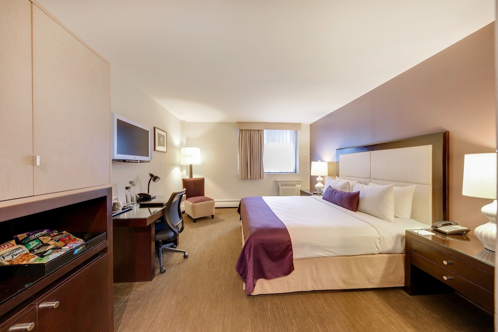 The Andrew Hotel 8/35