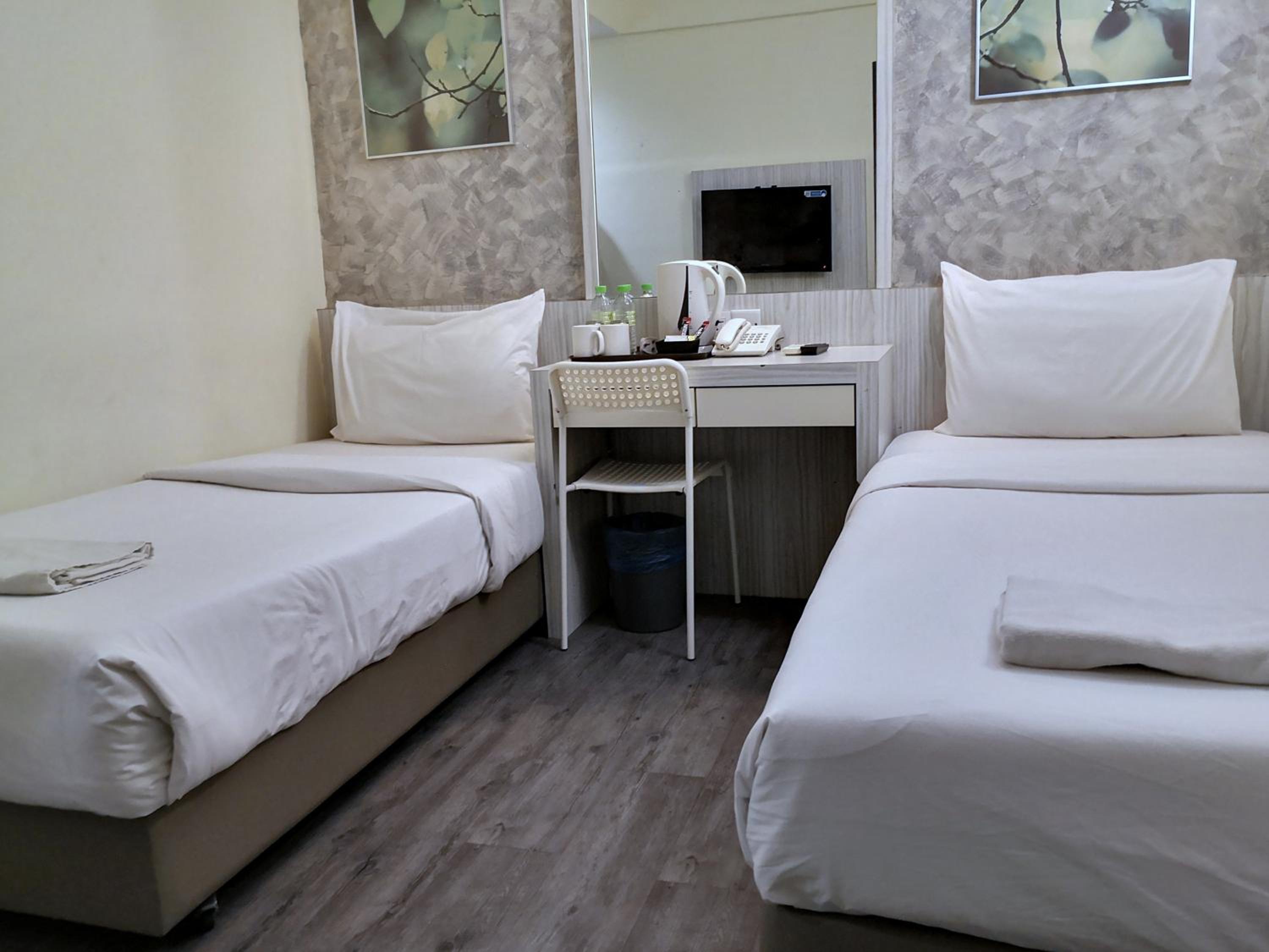 Superior, Twin Beds, No Window