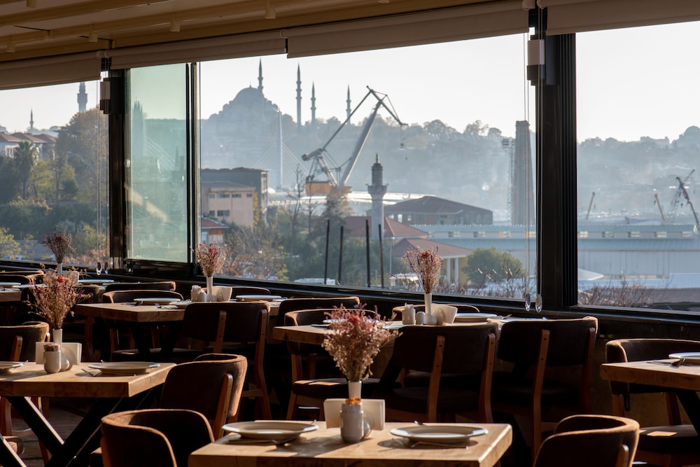 Bvs Bosphorus Hotel Pera 56/64