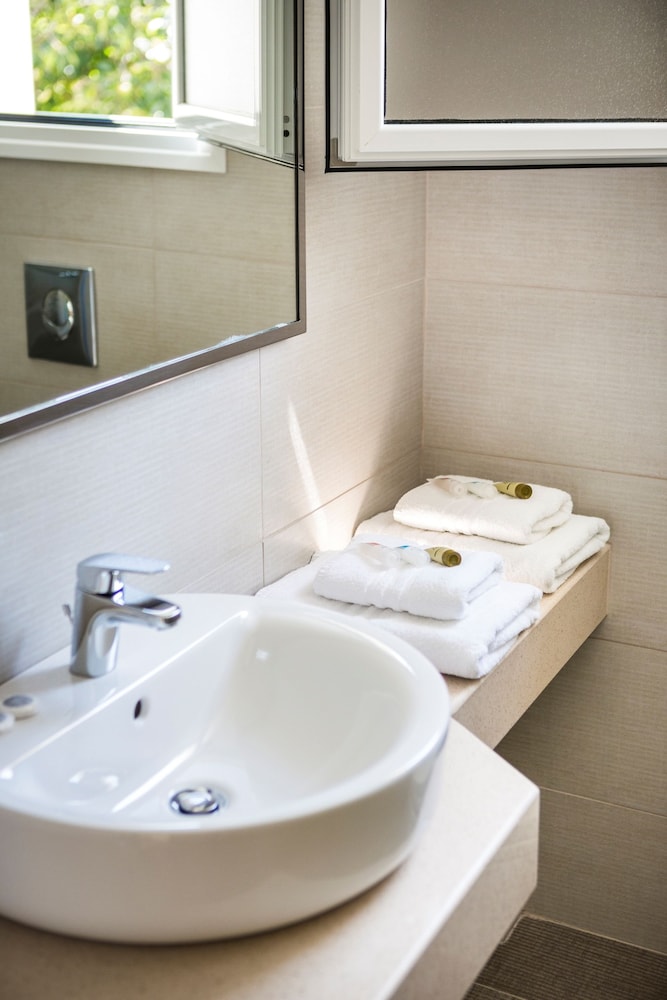 Dionysos Village Resort 50/50