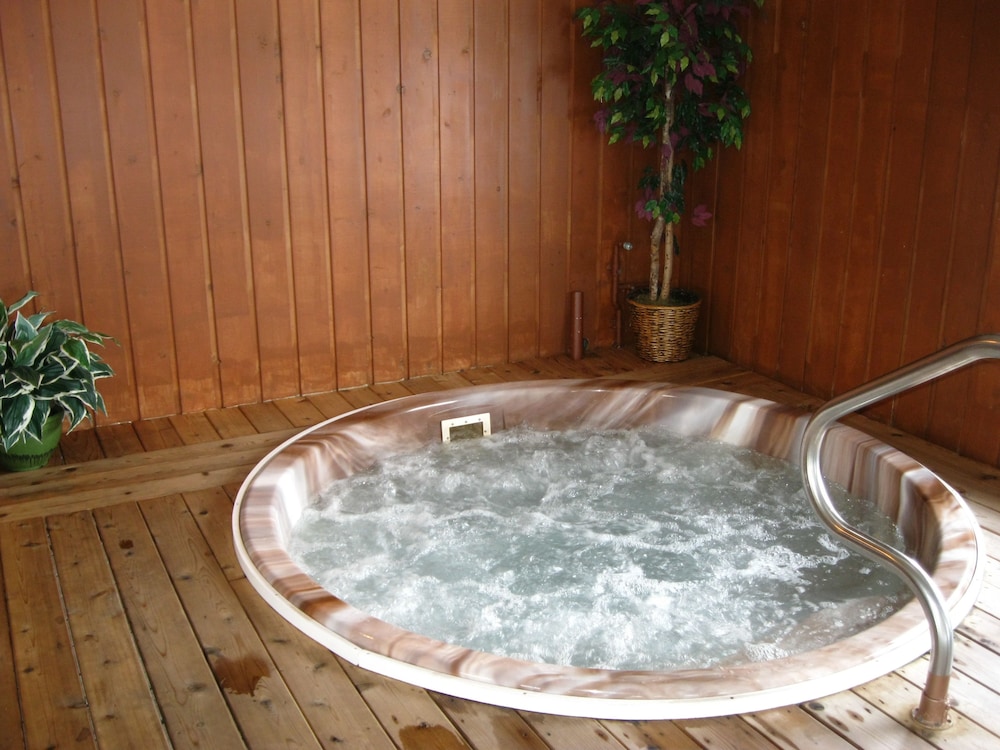 Cedar Hill Lodge 29/64