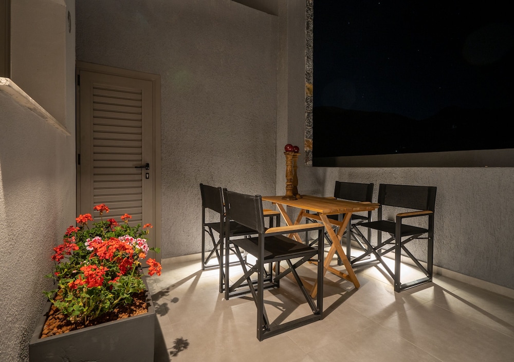Pignolia Suites - Adults Only 54/65