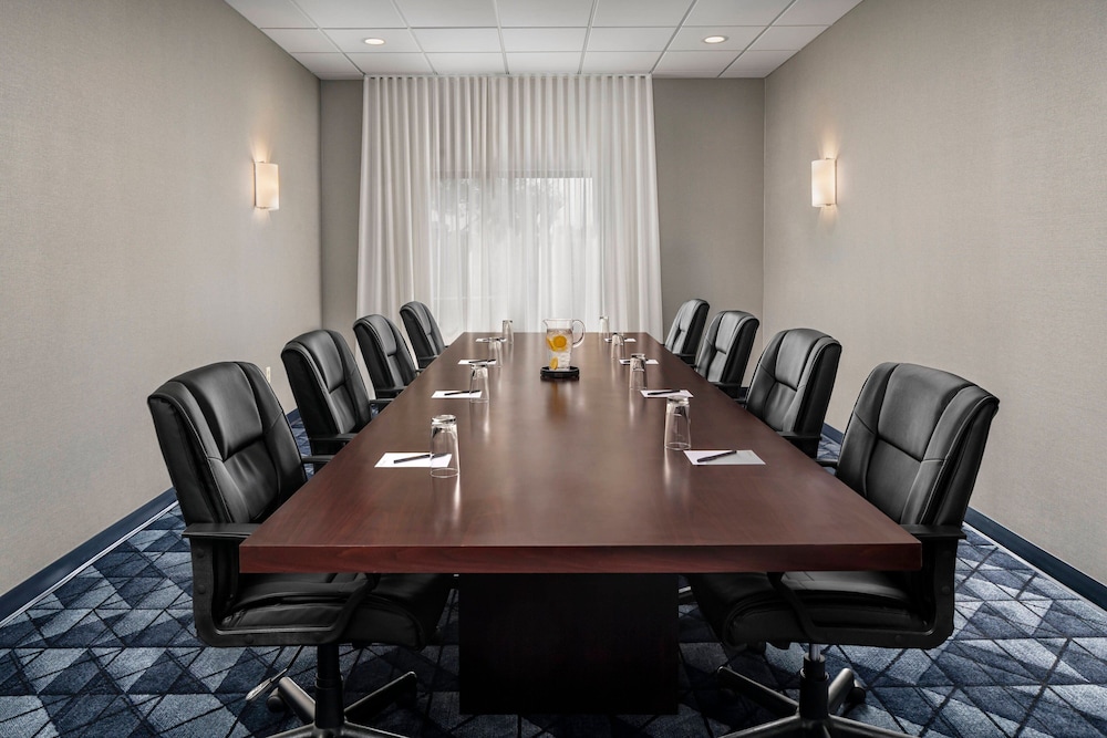 Courtyard By Marriott Butler Boulevard 35/43