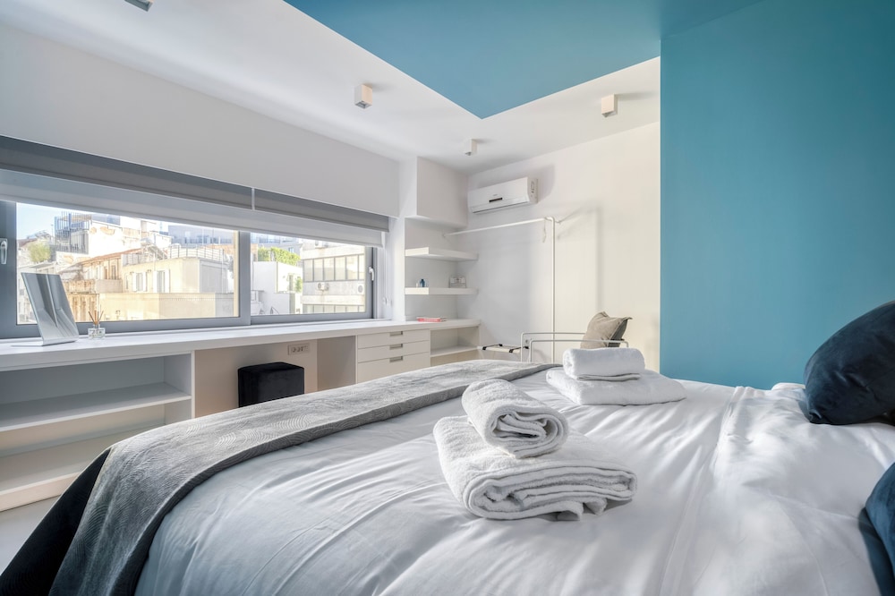 1 BEDROOM, APARTMENT