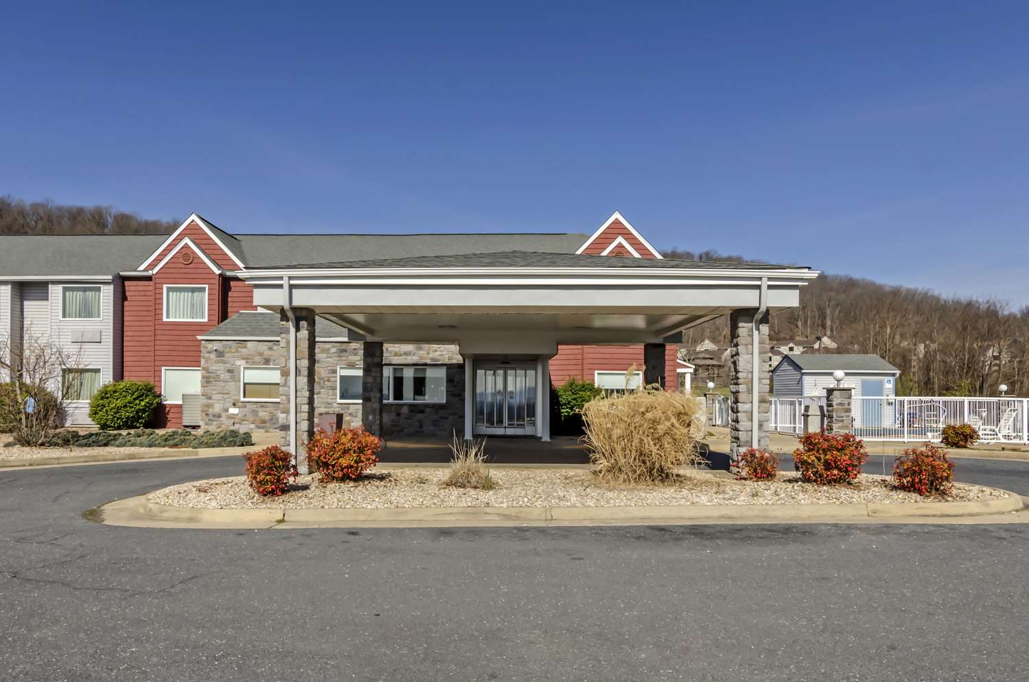 Clarion Pointe Staunton East 1/13