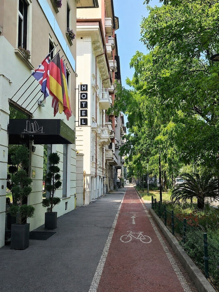 Hotel Campion 61/67
