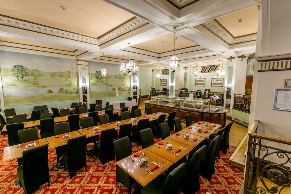 Adelphi Hotel 58/69