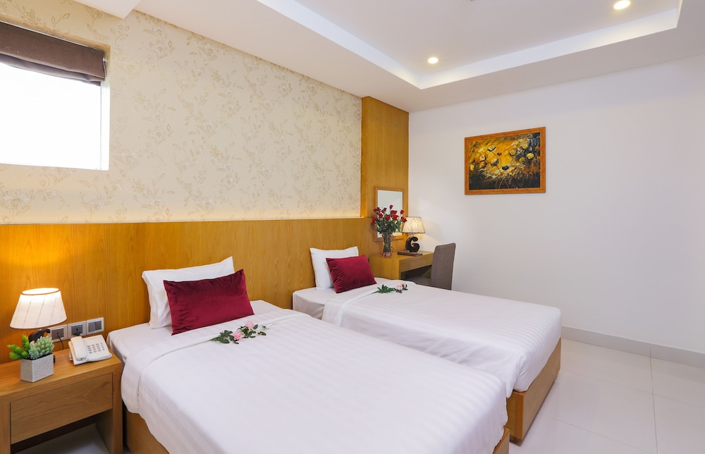 Golda Hotel 18/38