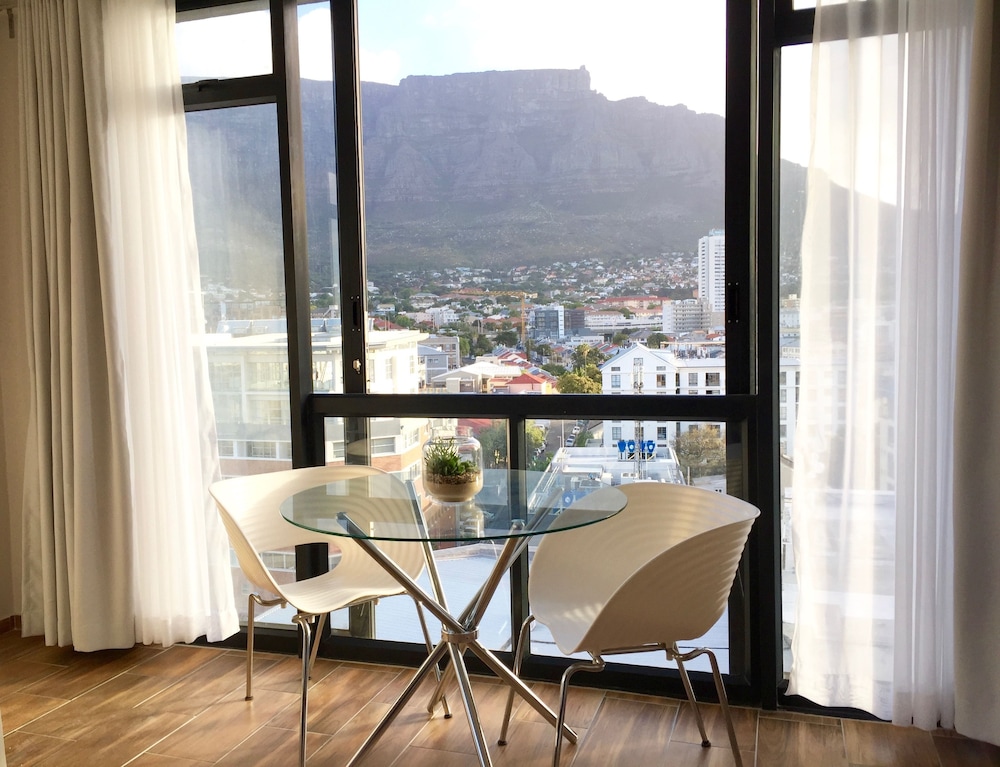 Midtown Rentals At The Four Seasons 8/38