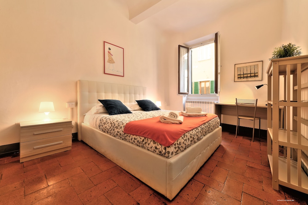 3 Bedrooms, City, Apartment, Queen and Twin Beds, Sofa