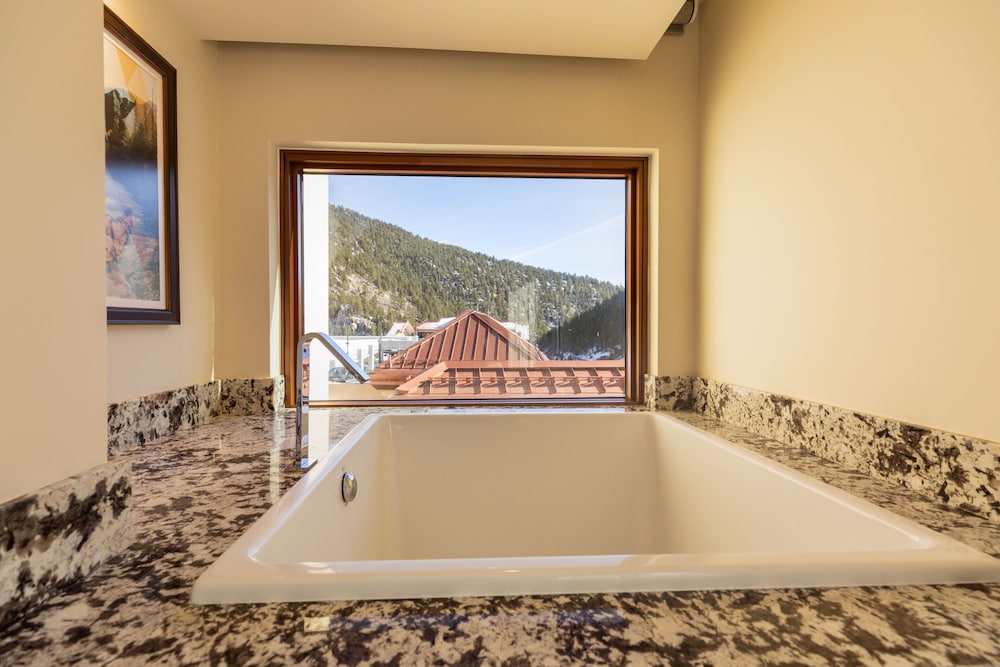Monarch Casino Resort Spa Black Hawk 50/73