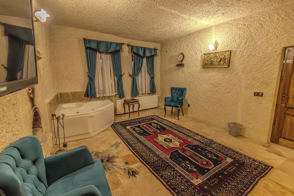 Miracle Cave Hotel 31/50
