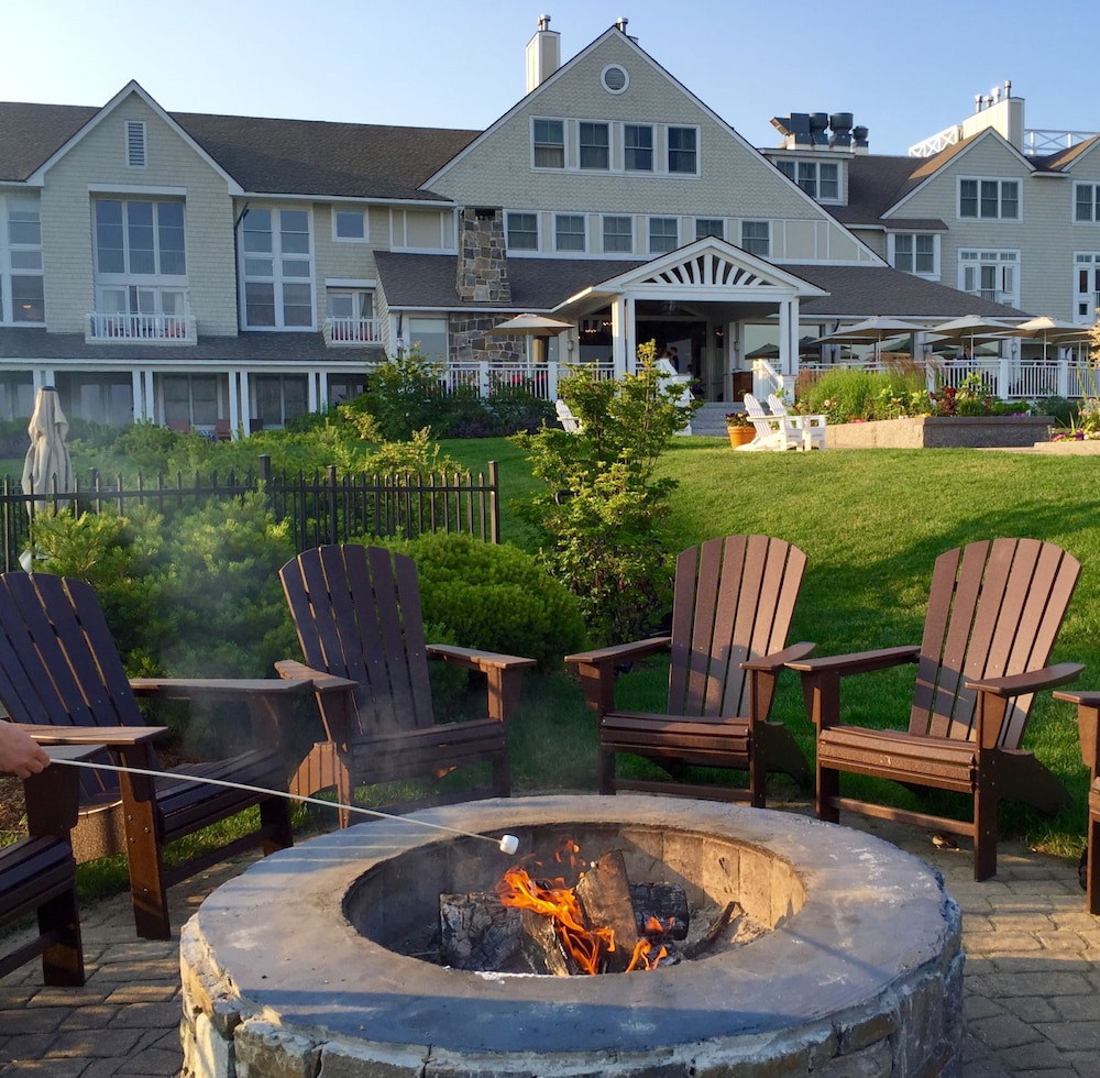 Inn By The Sea 52/66