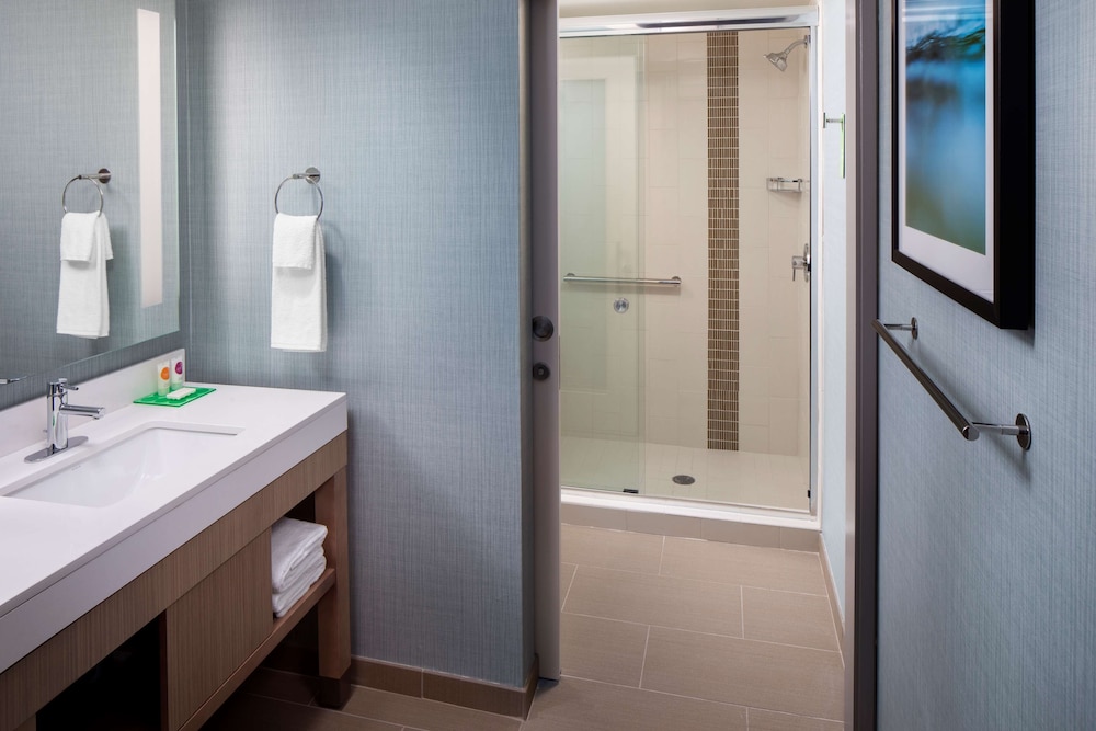 Hyatt Place Mount Pleasant Towne Centre 44/45