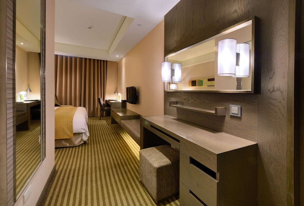 Park City Hotel Luzhou Taipei 9/62