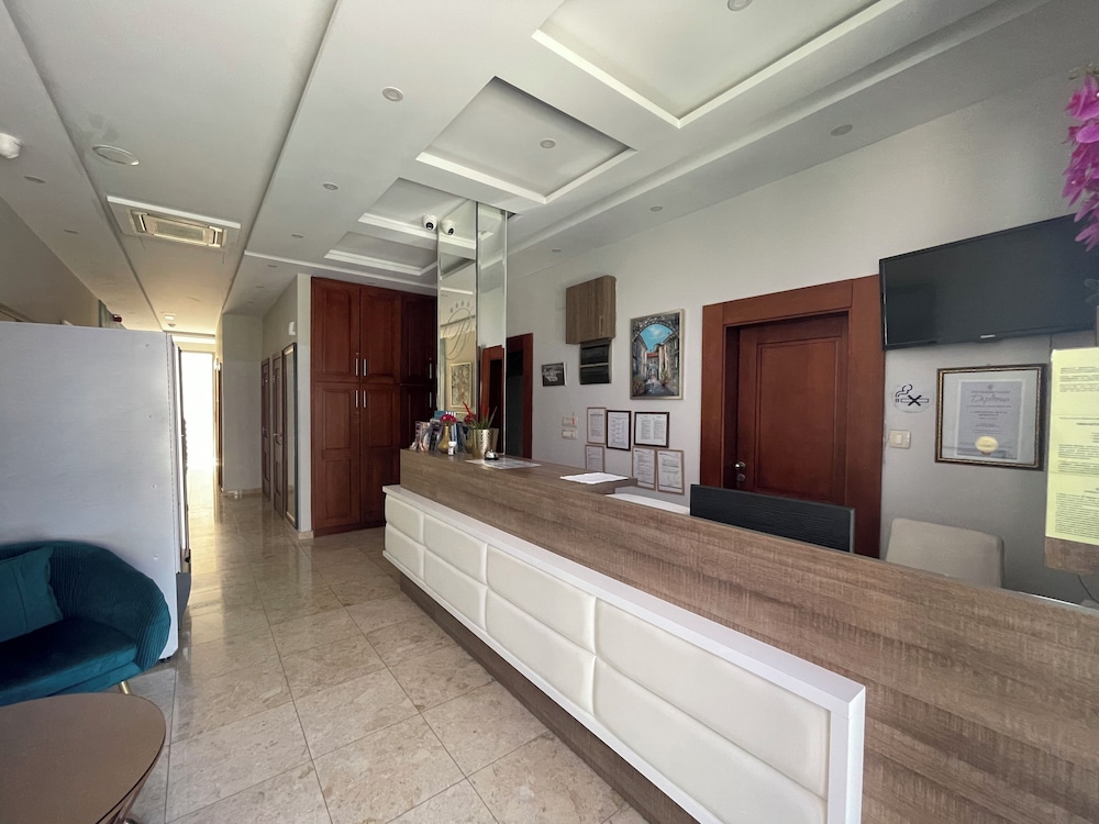 HOTEL BUTUA RESIDENCE 6/100