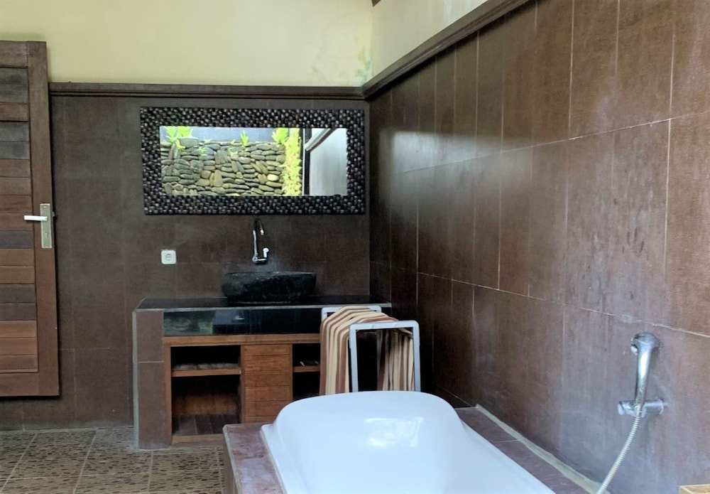 Bagiya Suites & Villas 45/47
