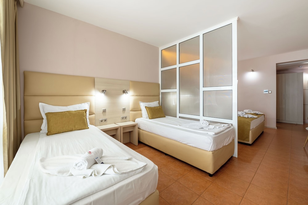 Aphrodite Hotel 16/73