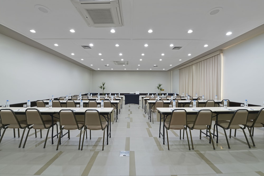 Hotel Deville Business Maringa، Maringa 38/50