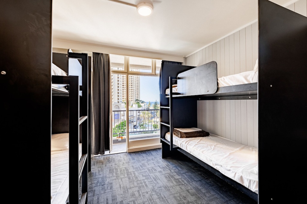 Bunk Backpackers Surfers Paradise Hostel 17/76