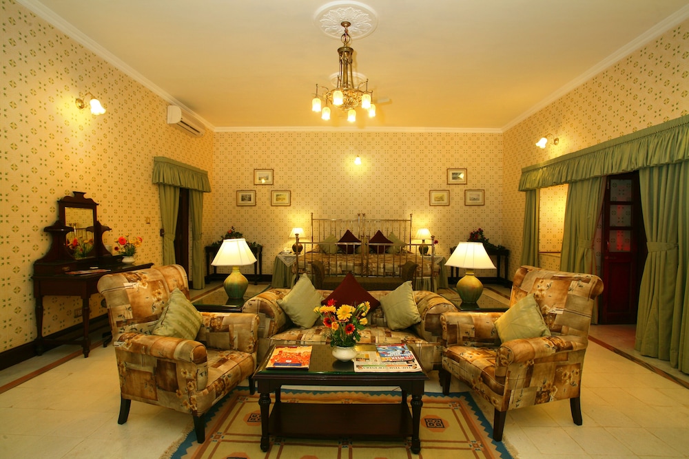 GAJNER PALACE 7/22
