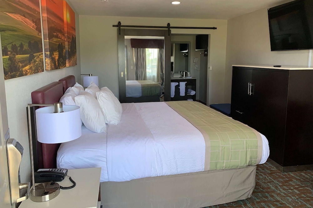 Days Inn by Wyndham Bellville Mansfield 9/30