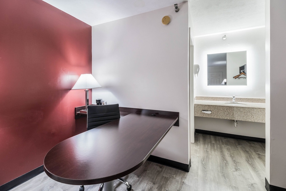 Red Roof Inn Cadiz 27/34