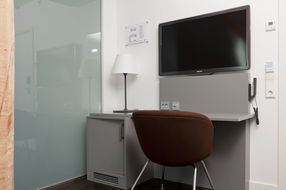 QUALITY HOTEL WATERFRONT 39/47