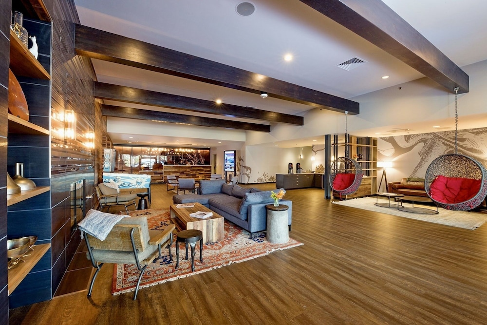 Holiday Inn Estes Park 56/84