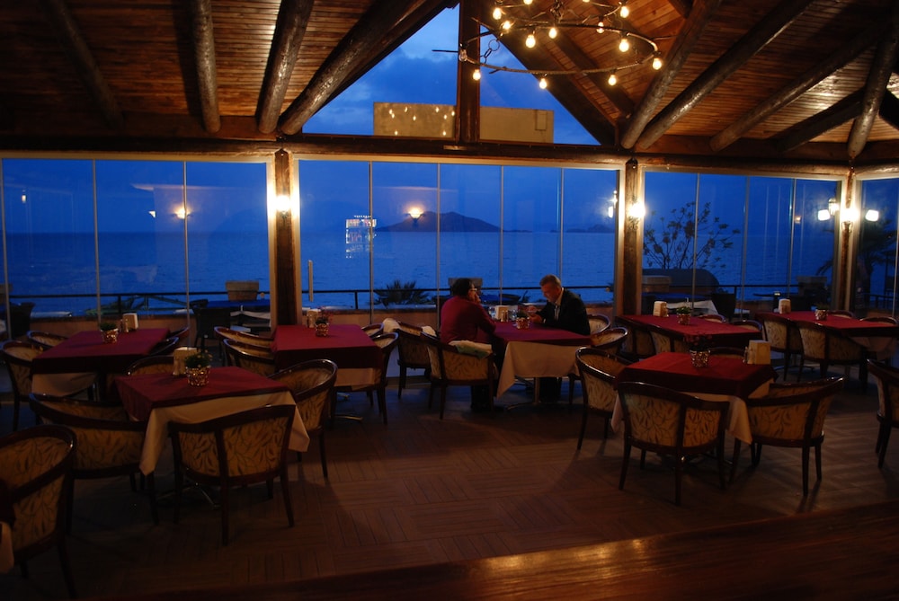 HOTEL LETOON 22/50