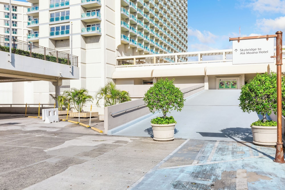Castle at Ala Moana Hotel 55/59