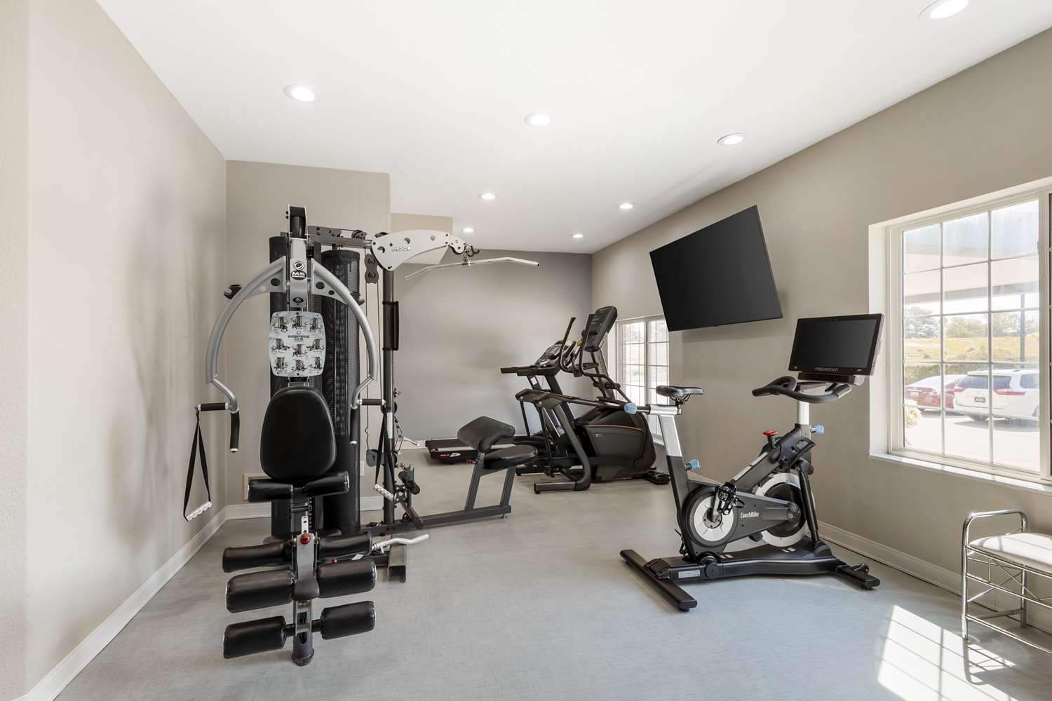 Best Western Plus Des Moines West Inn & Suites 12/17