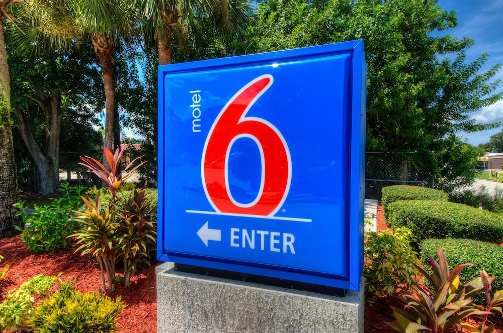 Motel6 Bradenton, FL 42/63