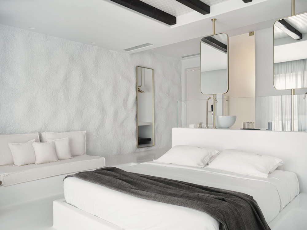 Mykonos Earth Suites 26/70
