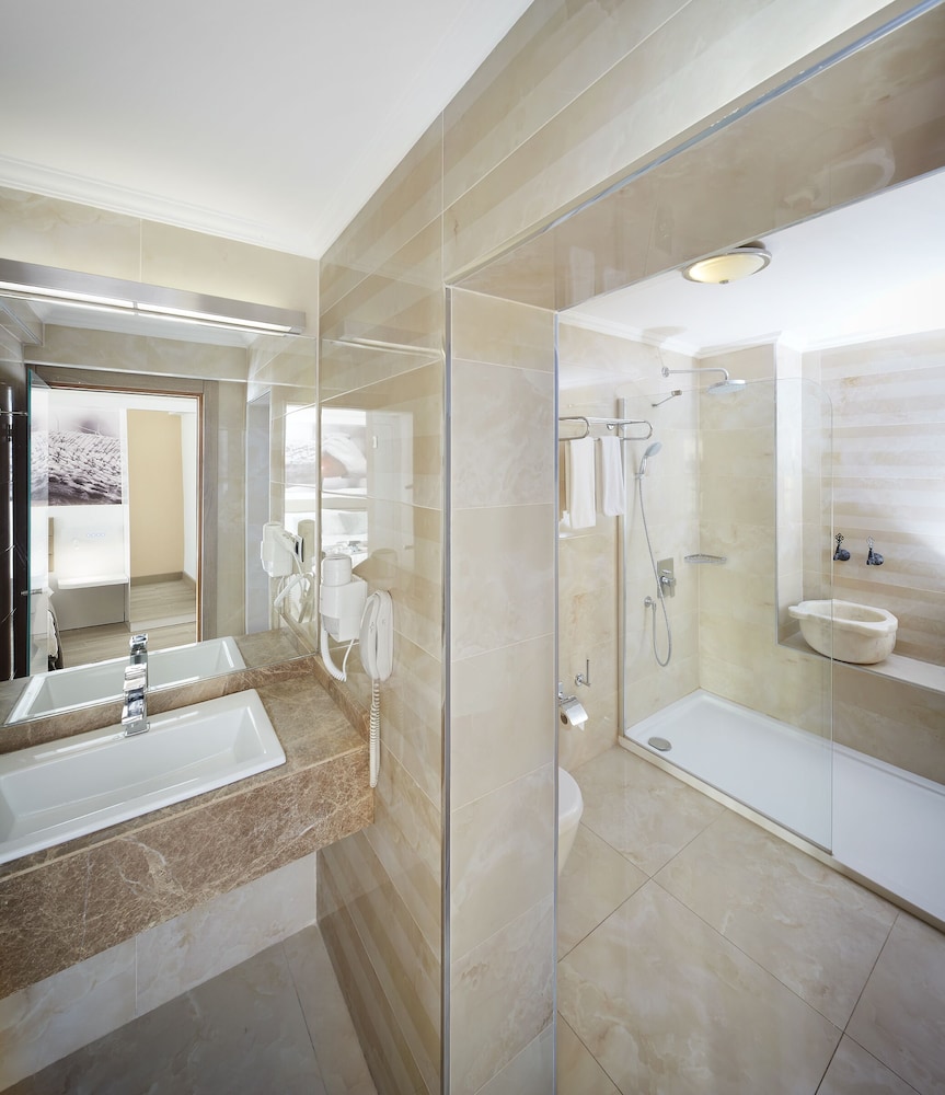 Lalila Blue Suites 21/73