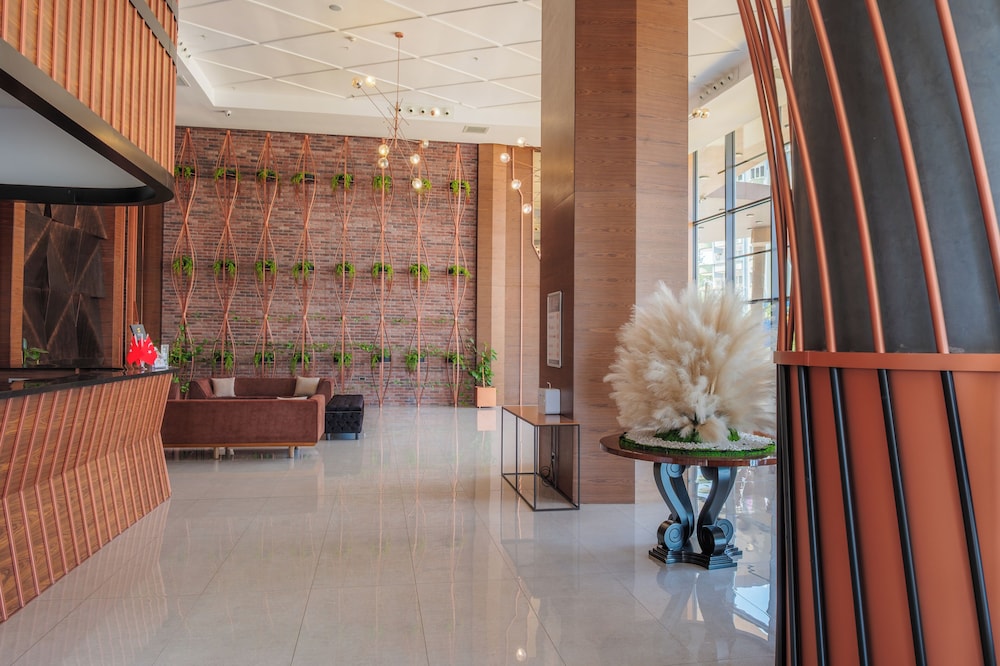 Shimall Deluxe Hotel 2/50