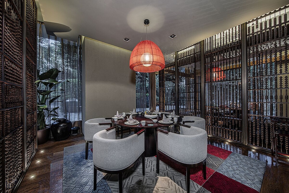 Hui Hotel 47/65