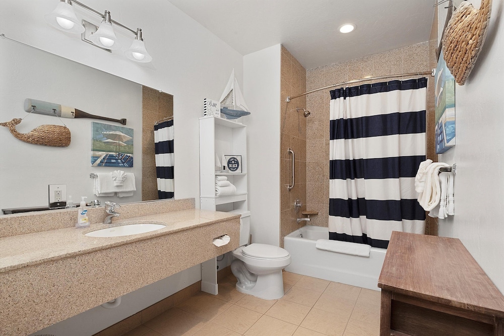 Beach House Inn & Suites 50/50