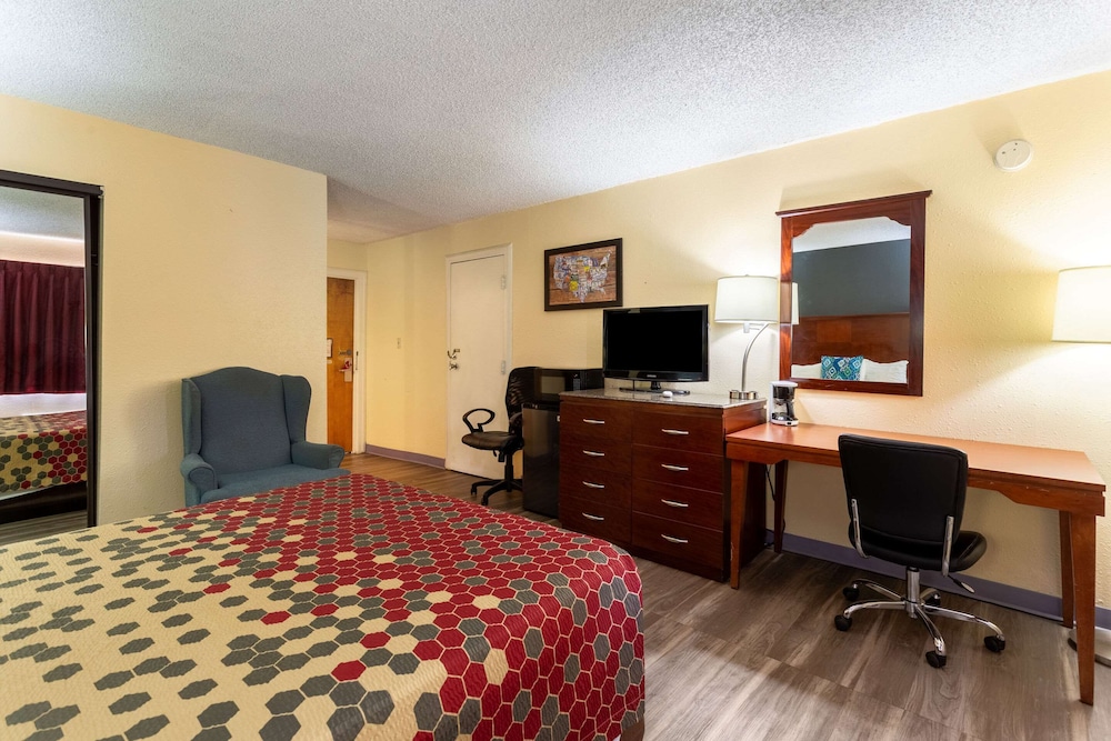 Econo Lodge Gallup West 14/24