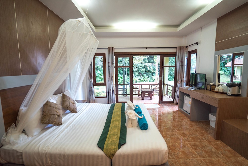 Tonsai Bay Resort 13/50