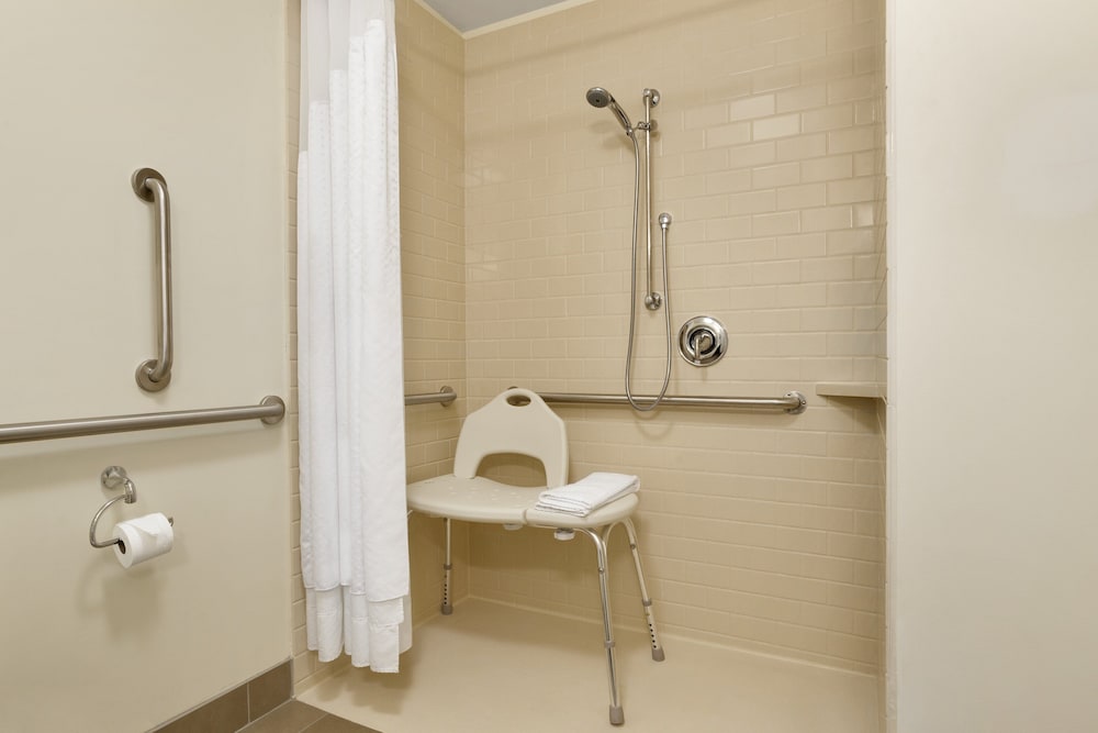 CANDLEWOOD SUITES VESTAL - BINGHAMTON 16/43