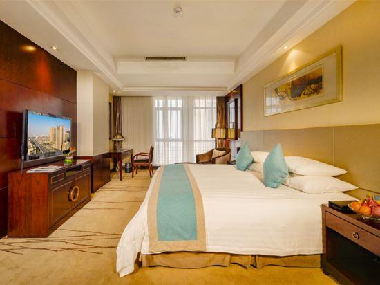 Superior, Queen Bed